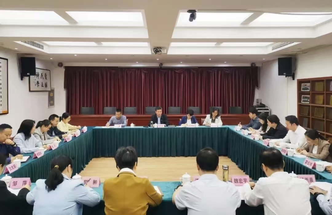 市委统战部召开深入贯彻中央八项规定精神征求意见座谈会