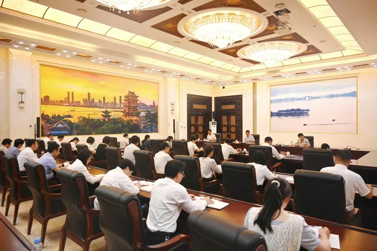 全市各民主党派、无党派人士“学规定 强作风 树形象”主题教育座谈会召开 饶绍清主持并讲话